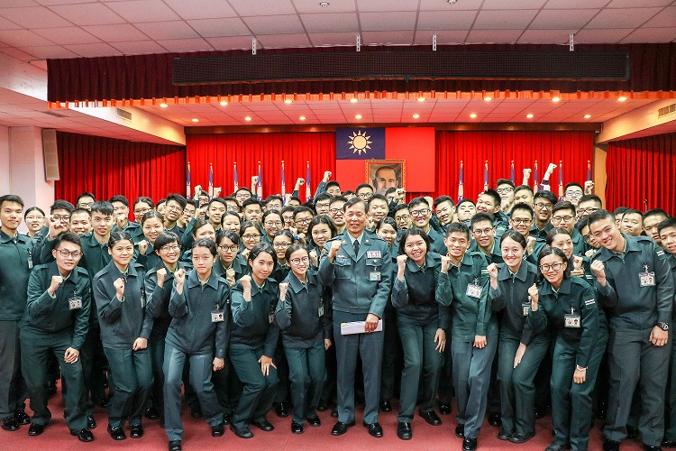 陸軍政戰主任黃中將與109年班學生座談