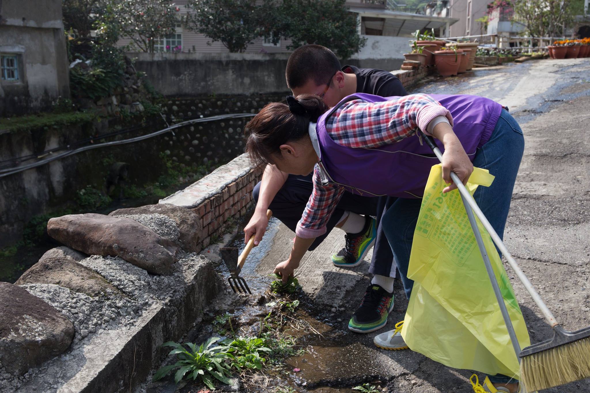 大107年班學生愛民打掃