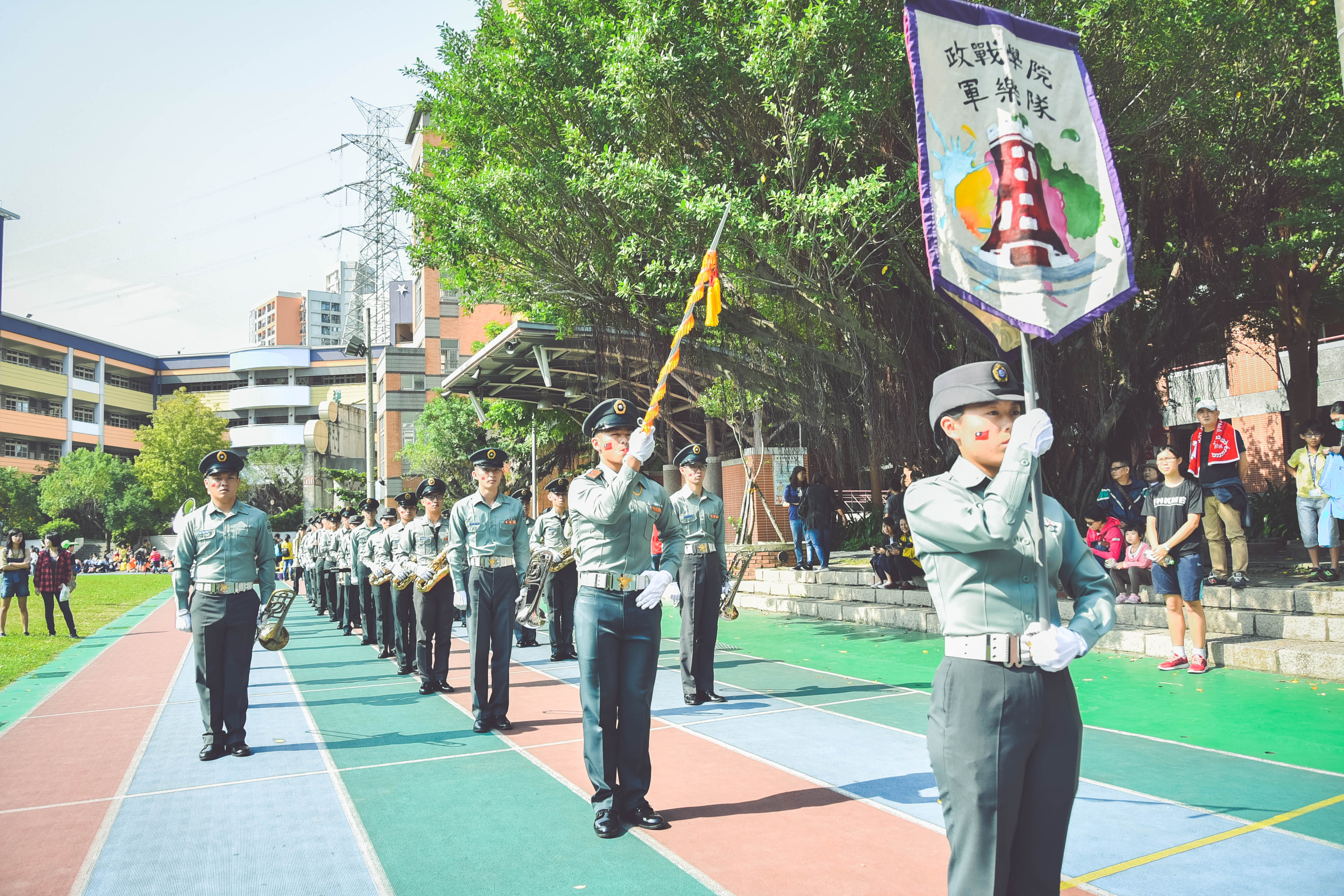 復興崗軍樂隊參與關渡藝術節踩街遊行