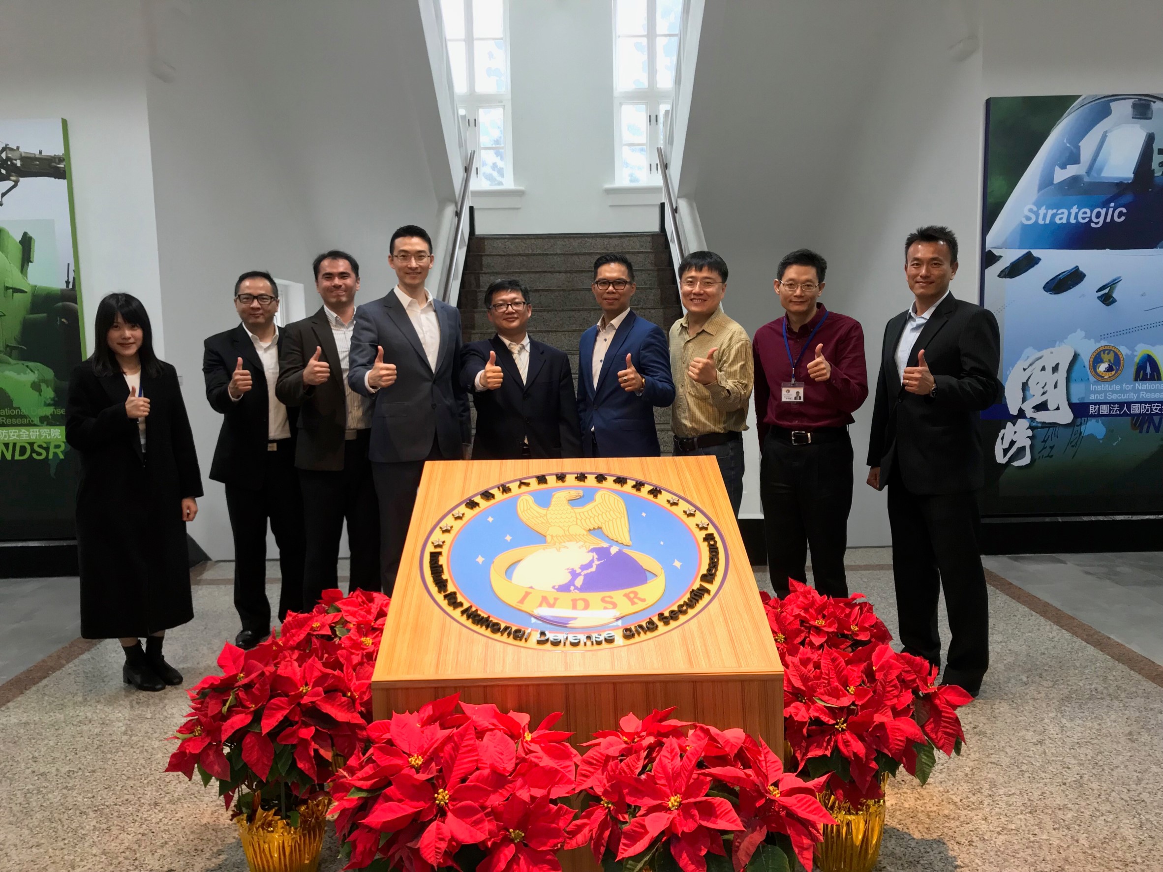 å¤§æ¸æä¸­å¿èåé²ç ç©¶é¢ç¶²è·¯ä½æ°èè³è¨å®å¨ç ç©¶æé²è¡å­¸è¡äº¤æµ!!