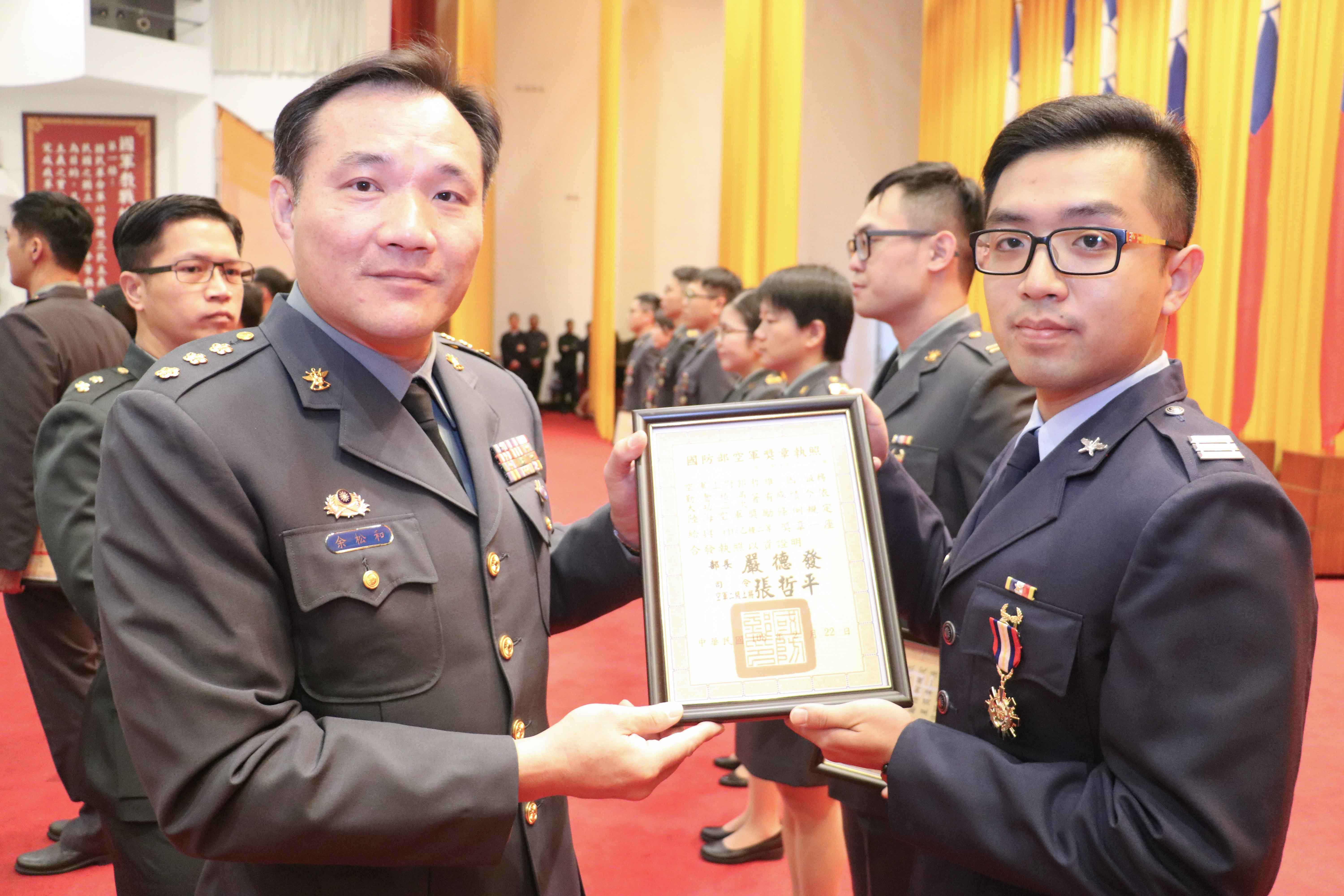 108.03.11 The Education chief praised those who performed very well.
