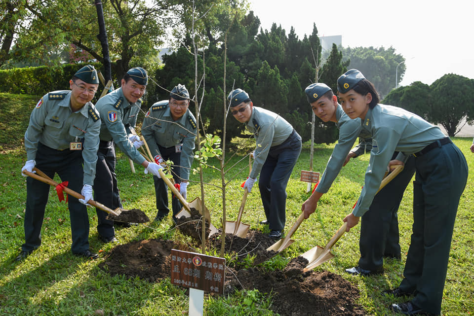 2019.04.08 院長與111年班植栽期樹