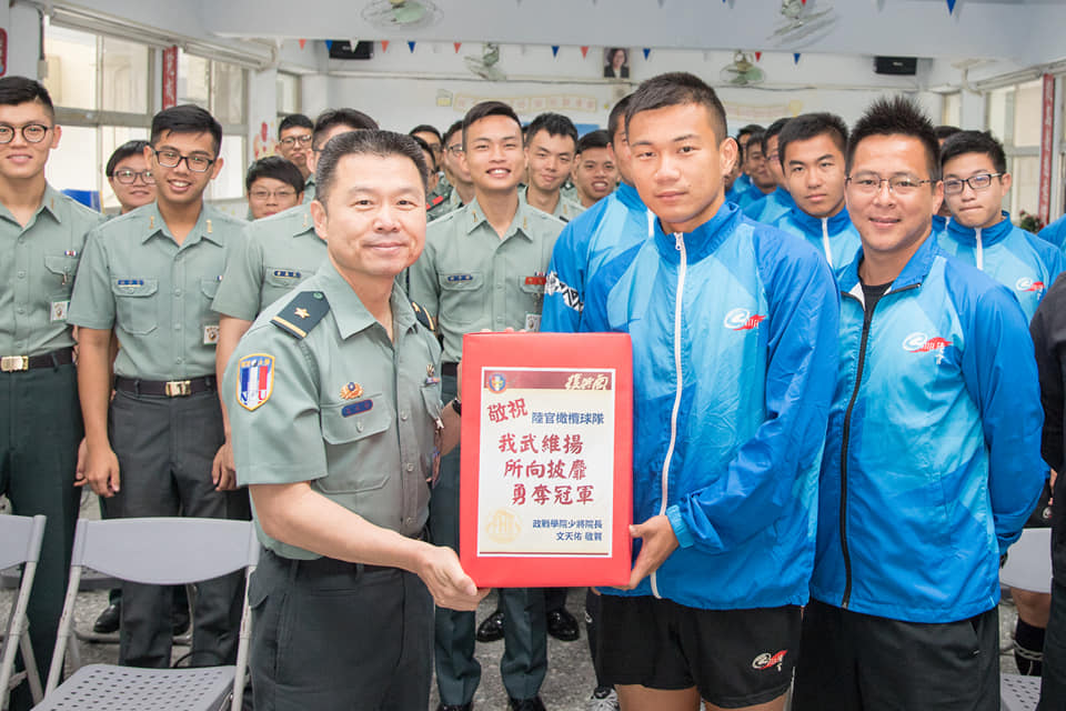 1070507院長慰問參加陸軍官校橄欖球隊