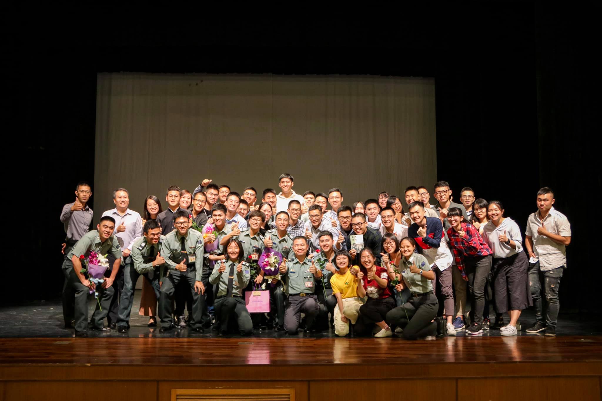 All staff take photos with audiences.