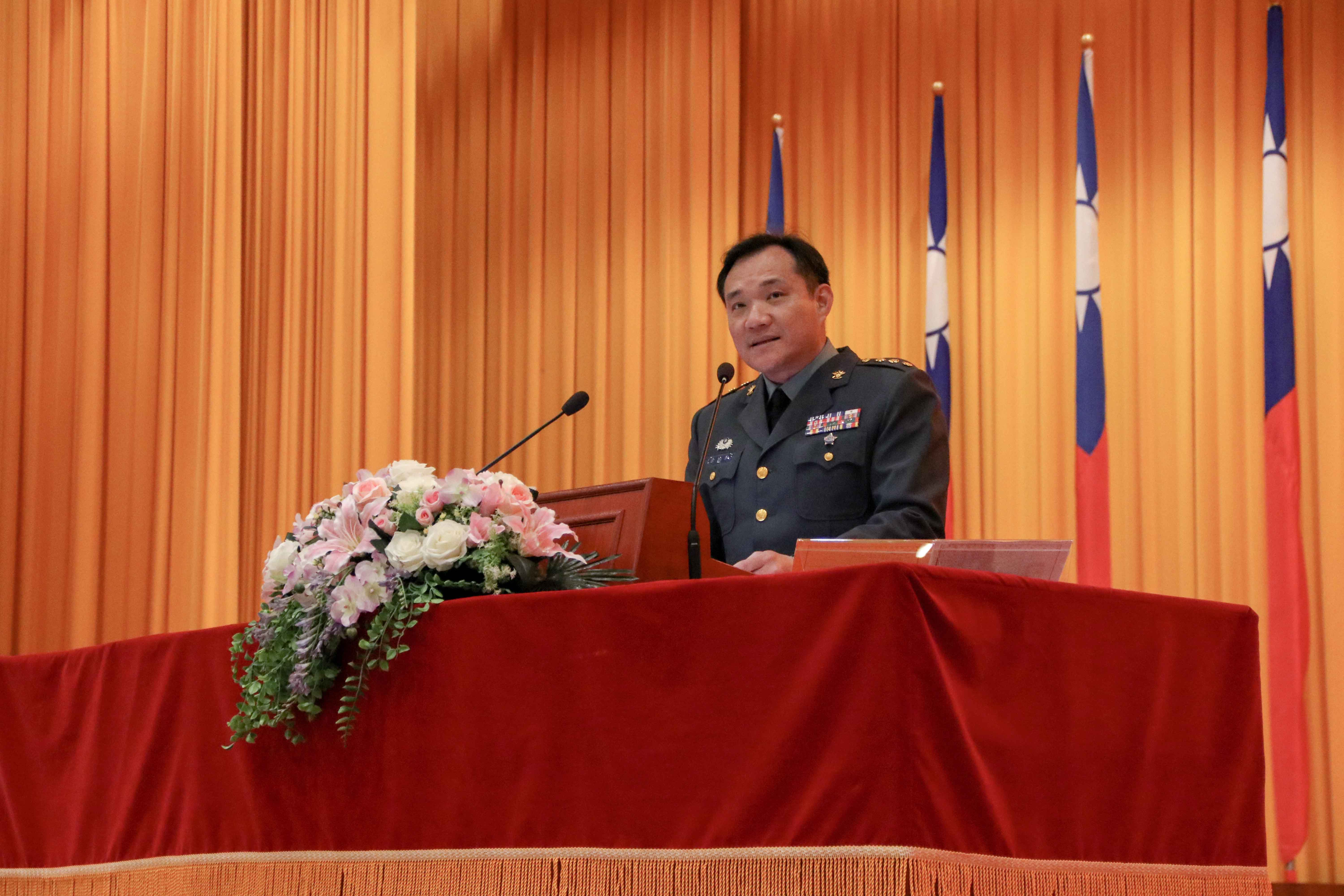 Colonel Yu gave a speech.